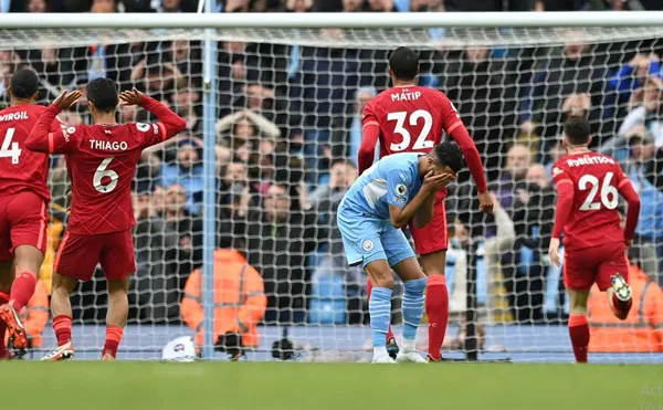 Pha bỏ lỡ của Mahrez có thể khiến Man City trả giá - Bóng Đá