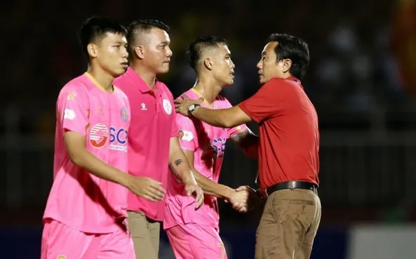 Xác định CLB xuống hạng tại V-League; Ngôi sao Việt kiều cập bến HAGL? - Bóng Đá