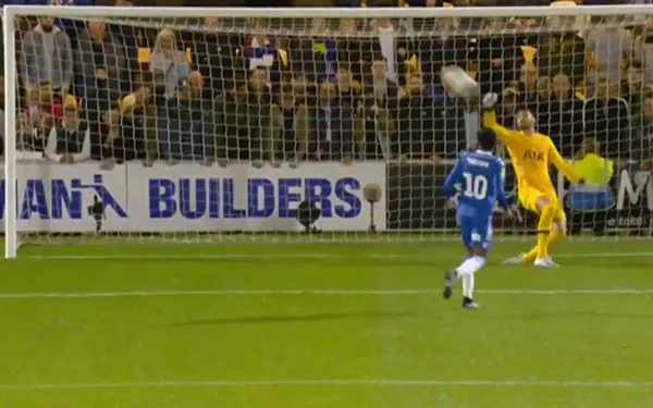 Sao muốn ra đi sút hỏng penalty, Tottenham cay đắng bị loại bởi đội Hạng Ba - Bóng Đá