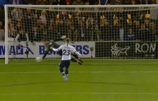 Sao muốn ra đi sút hỏng penalty, Tottenham cay đắng bị loại bởi đội Hạng Ba - Bóng Đá