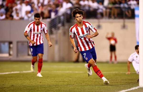 Joao Felix không giống Cris Ronaldo - Bóng Đá