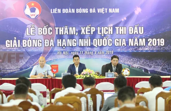 - Bóng Đá