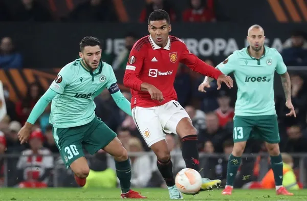 Vắng Casemiro là thiệt thòi lớn của MU - Bóng Đá