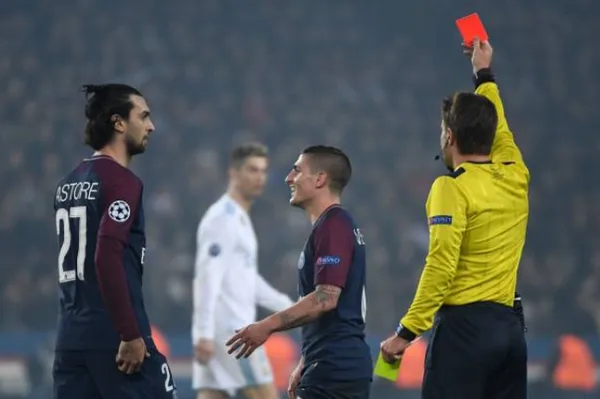 Khói lửa mù mịt ngày 'mộng bá vương' của PSG tan vỡ - Bóng Đá