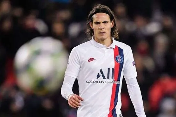 Edinson Cavani gửi thông điệp từ quê nhà - Bóng Đá