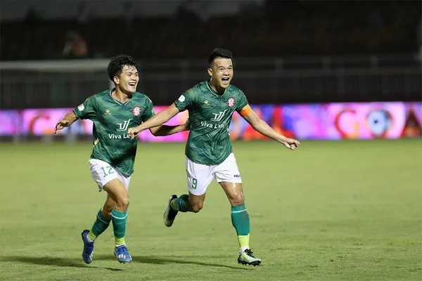 Vòng 10 V-League: Hà Nội bứt phá; Sao trẻ tỏa sáng - Bóng Đá