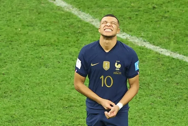 Hình ảnh khác lạ của Mbappe sau trận chung kết - Bóng Đá