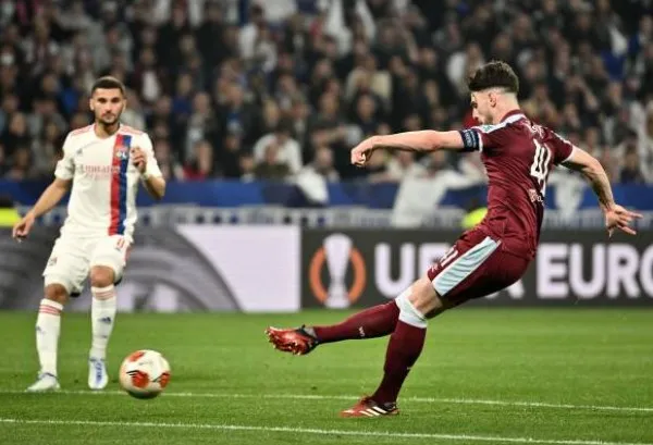 Thắng nhẹ Lyon, West Ham đoạt vé vào bán kết Europa League - Bóng Đá