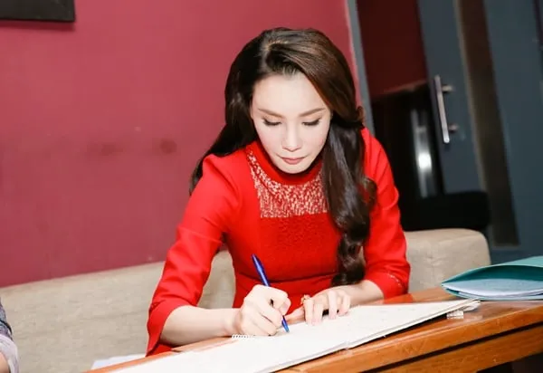 Ho-Quynh Huong (6)
