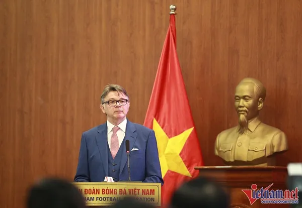 - Bóng Đá
