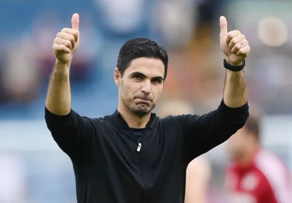 Arteta ca ngợi phản ứng đặc biệt dành cho Saliba - Bóng Đá