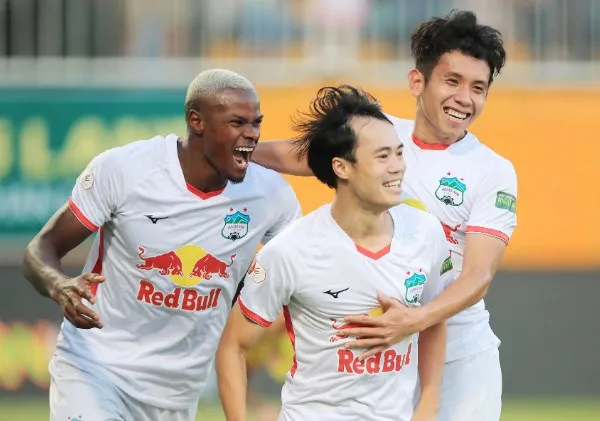 HAGL lập hat-trick danh hiệu tháng 7 V-League 2022 - Bóng Đá