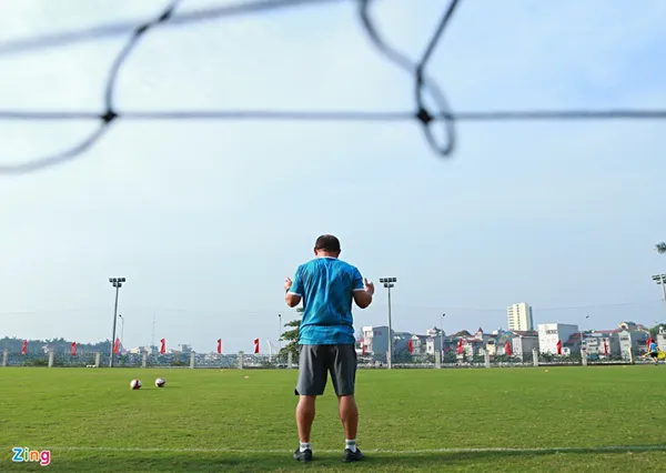 Thầy Park không hài lòng khi Hoàng Đức bị fan làm mất tập trung - Bóng Đá