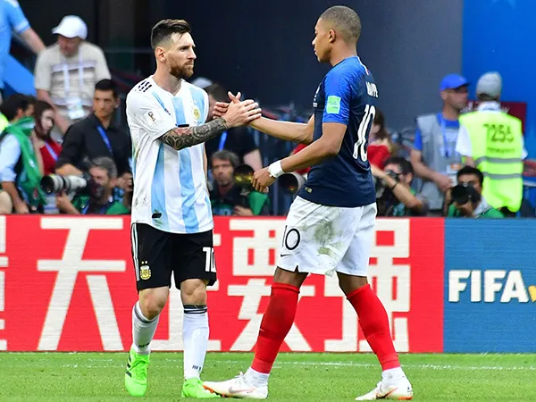 Kylian Mbappe sẵn sàng kế thừa di sản của Ronaldo, Messi - Bóng Đá