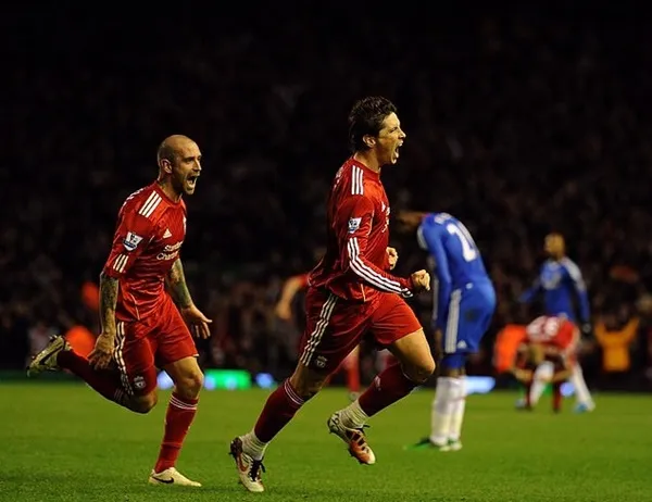 PETER CROUCH: Sanchez giống Fernando Torres - Bóng Đá