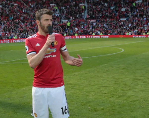 De Gea ôm 'găng vàng' nhìn Romero đóng vai chính trong khung gỗ - Bóng Đá