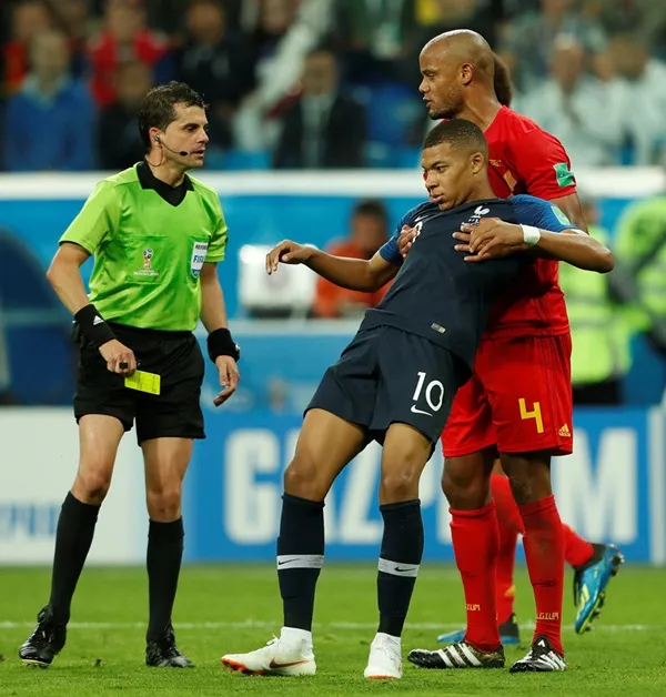 Mbappe: Muốn thành siêu sao, có tài phải có cả đức - Bóng Đá