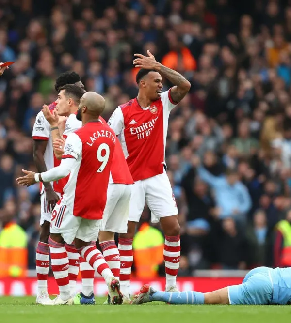 Agbonlahor swipes at 'stupid' Gabriel as Arsenal man banned after twist this week - Bóng Đá