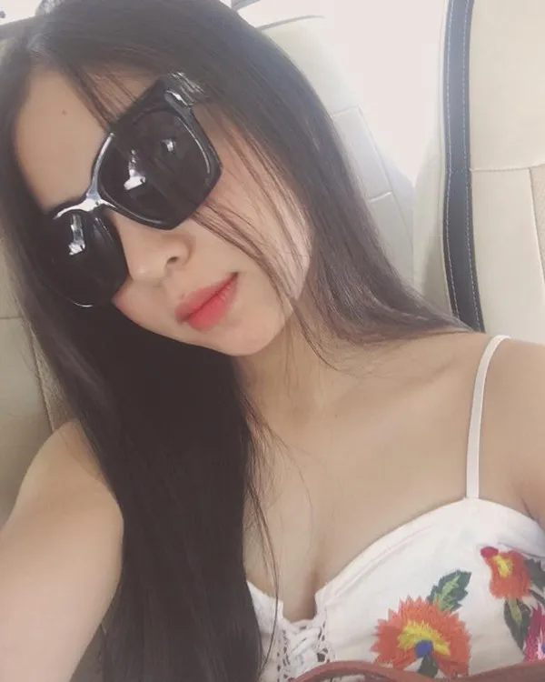 Nhan sắc xinh đẹp của bạn gái tiền vệ Quang Hải - Bóng Đá