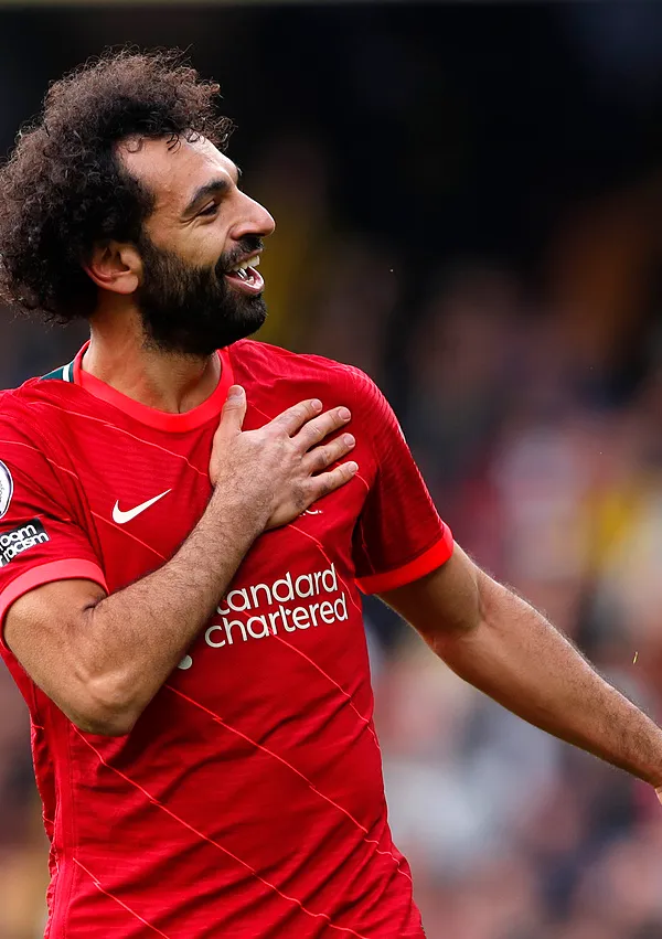 ‘You either go sideways or down’ – Michael Owen explains why he expects Mohamed Salah to sign new Liverpool deal - Bóng Đá