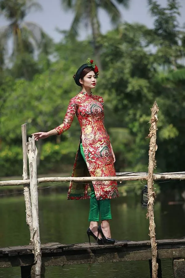 5.don-tet-duong-xinh-lung-linh-voi-ao-dai-cach-tan-4-phunutoday.vn