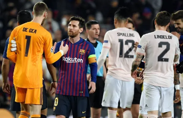 Messi không thèm bắt tay Smalling - Bóng Đá