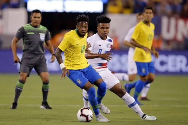 Neymar tái hiện hình ảnh quen thuộc tại World Cup - Bóng Đá
