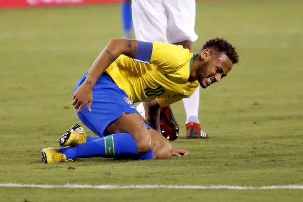 Neymar tái hiện hình ảnh quen thuộc tại World Cup - Bóng Đá