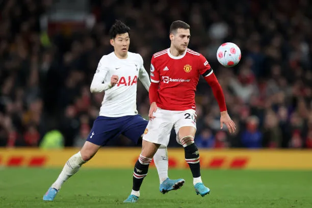 'Ông chủ tuyến giữa' xuất hiện trong trận Man Utd 3-2 Tottenham - Bóng Đá