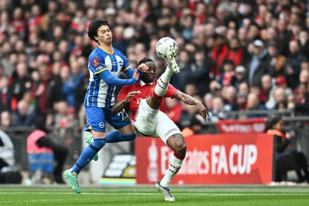 Điên rồ Wan-Bissaka - Bóng Đá