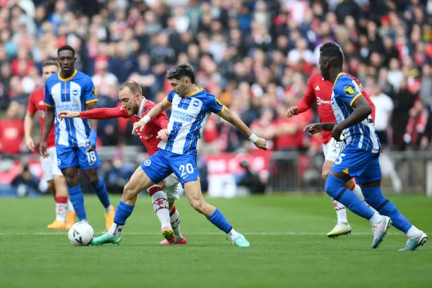 Điên rồ Wan-Bissaka - Bóng Đá