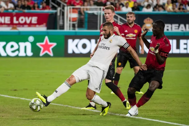 Mourinho 'quậy phá' ngoài đường pitch, Lopetegui phải đến giúp đỡ - Bóng Đá