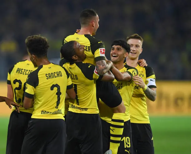 Người thừa Barca tỏa sáng, Dortmund 