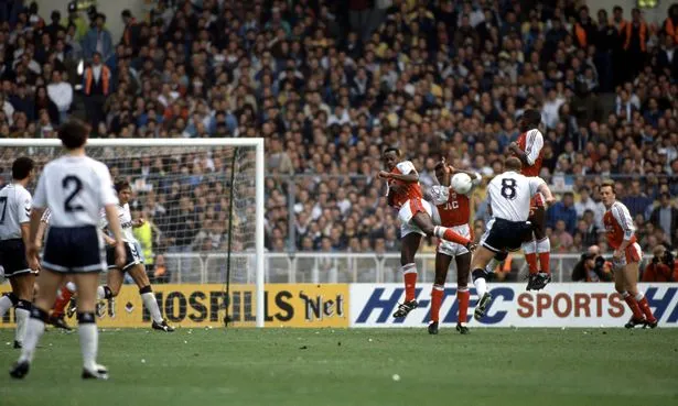 10 trận đại chiến Arsenal - Tottenham xứng đáng lưu danh sử sách - Bóng Đá