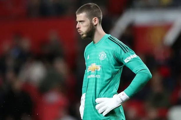 Former Man Utd keeper tells Ole Gunnar Solskjaer to drop David de Gea - Bóng Đá