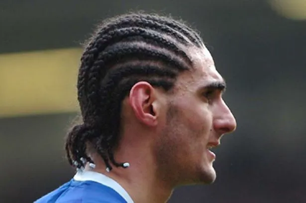 Marouane Fellaini và những kiểu tóc gây bão - Bóng Đá