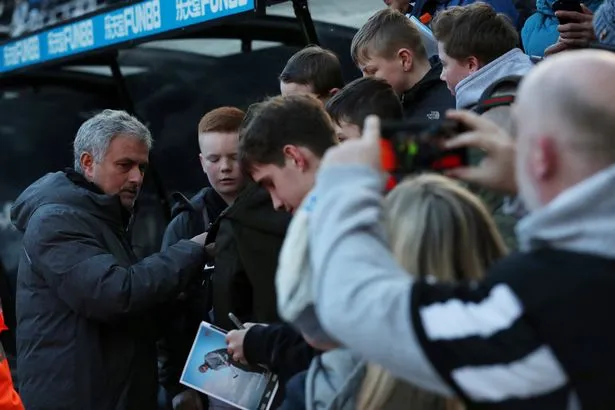 Dư âm Newcastle 1-0 Man Utd: Thảm họa Pogba, Sanchez không khá hơn! - Bóng Đá