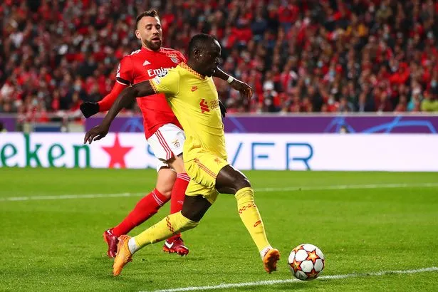 Sadio Mane matches Cristiano Ronaldo record as Liverpool star reacts to Benfica goal - Bóng Đá