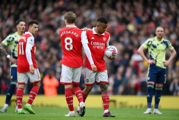 Gabriel Jesus gesture spotted after Arsenal pull off cheeky penalty tactic - Bóng Đá