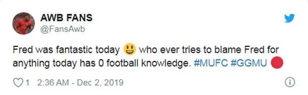 Khó tin! CĐV Man Utd bảo vệ...