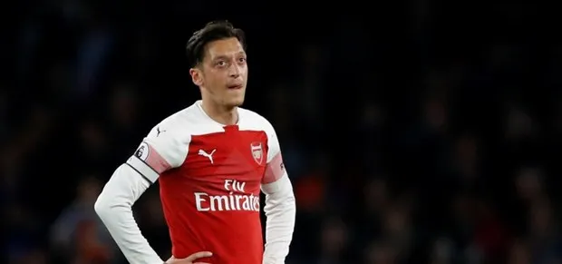 Ozil ở lại, CĐV Arsenal phản ứng thế nào? - Bóng Đá