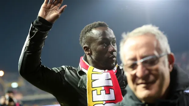 Sagna được giới thiệu như người hùng trong trận đấu của Benevento - Bóng Đá