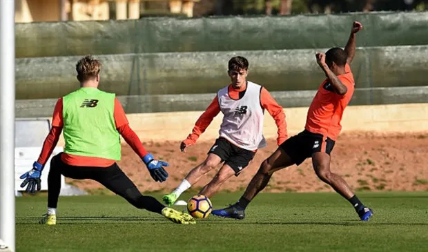 Sturridge 'mất tích' trên sân tập của Liverpool - Bóng Đá