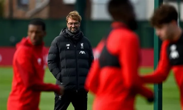 Trước ngày tới Old Trafford, Liverpool tập bài lạ - Bóng Đá