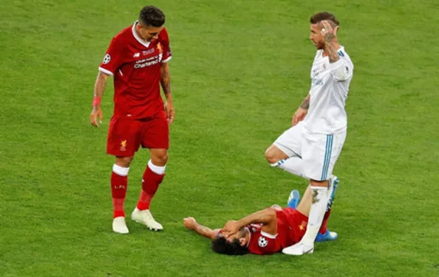 Cận cảnh Ramos triệt hạ Salah tại Kiev - Bóng Đá