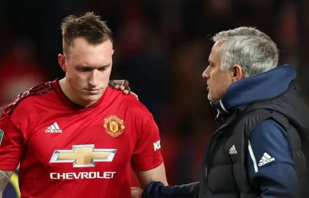 Man Utd thất bại, Pogba cười hả hê trên khán đài - Bóng Đá