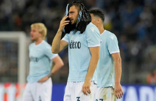 Inter lại khóc, khi ngược dòng không tưởng giành vé dự Champions League - Bóng Đá