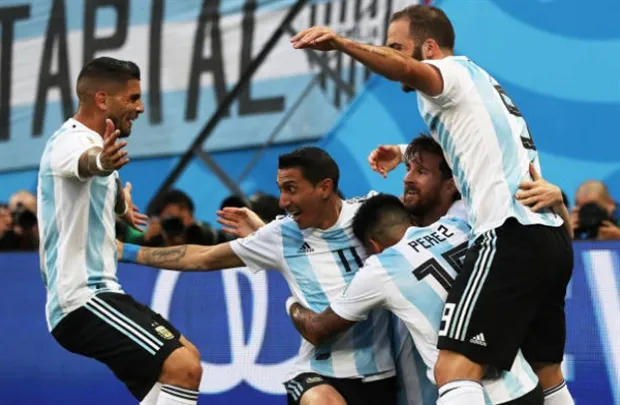 Lộ bằng chứng Messi chiếm quyền chỉ đạo tại Argentina - Bóng Đá