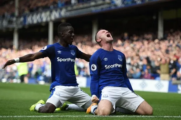 Fan Everton 'phát điên' vì nhà vua Rooney đã trở lại - Bóng Đá