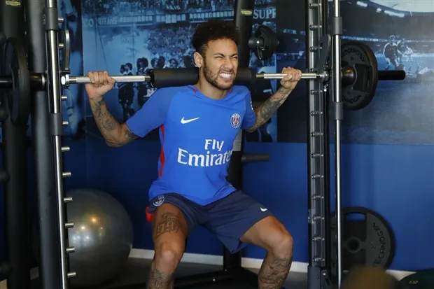 Không Neymar và Verratti, Emery đau đầu trước thềm chung kết  - Bóng Đá